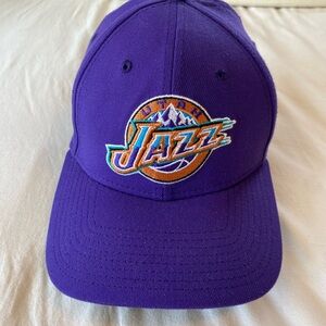 Retro logo Utah Jazz Cap- New Era 39thirty stretch fitted M/L